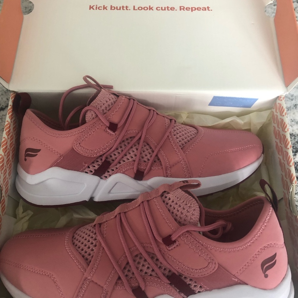 Fabletics - Brookside Performance Sneaker - Picture 9 of 12